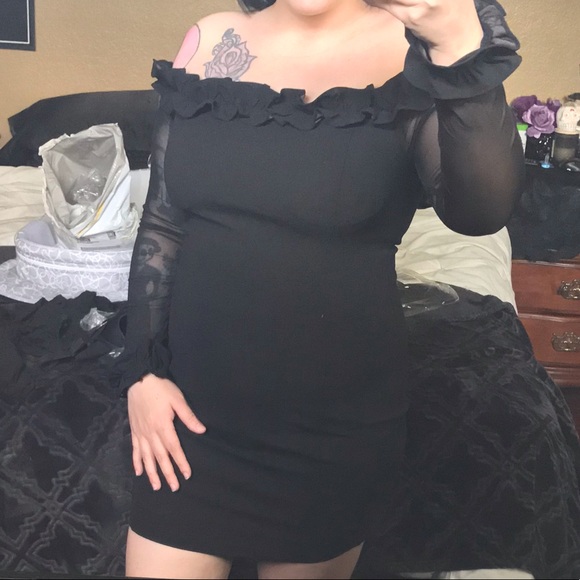 F21 Off Shoulder Ruffle Trim Dress - Picture 4 of 5